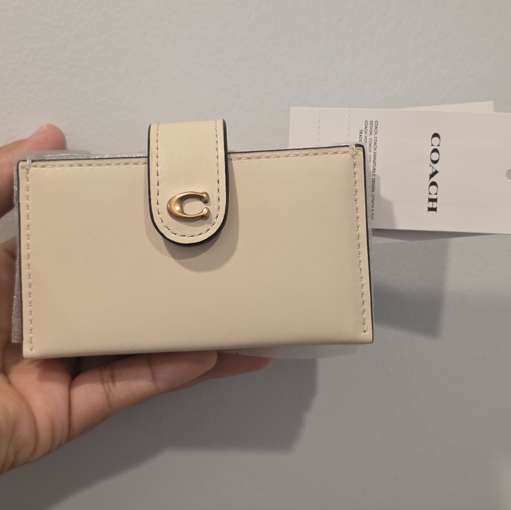 Coach Essential Leather Multi Card Holder Nwt